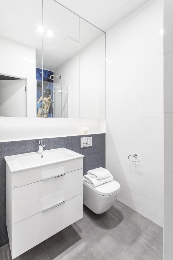 Lion Apartments - Naviflat Brabank Premium Apartment With Parking グダニスク エクステリア 写真