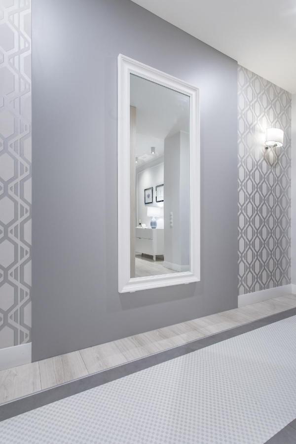 Lion Apartments - Naviflat Brabank Premium Apartment With Parking グダニスク エクステリア 写真